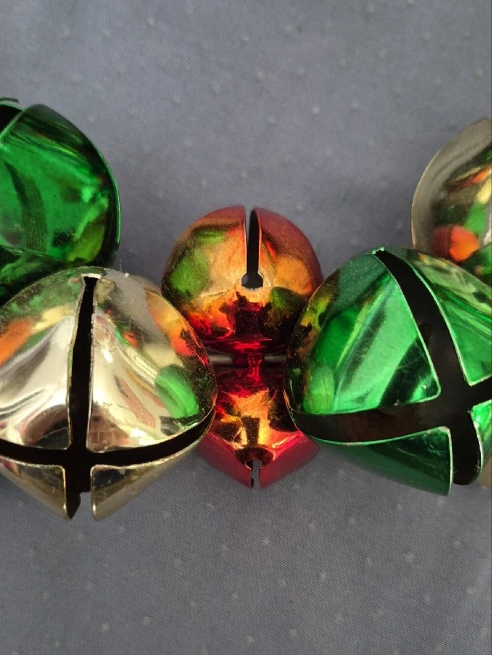 Vtg Metallic Christmas Wreath Green, Gold and Red Jingle Bells Festive Holiday
